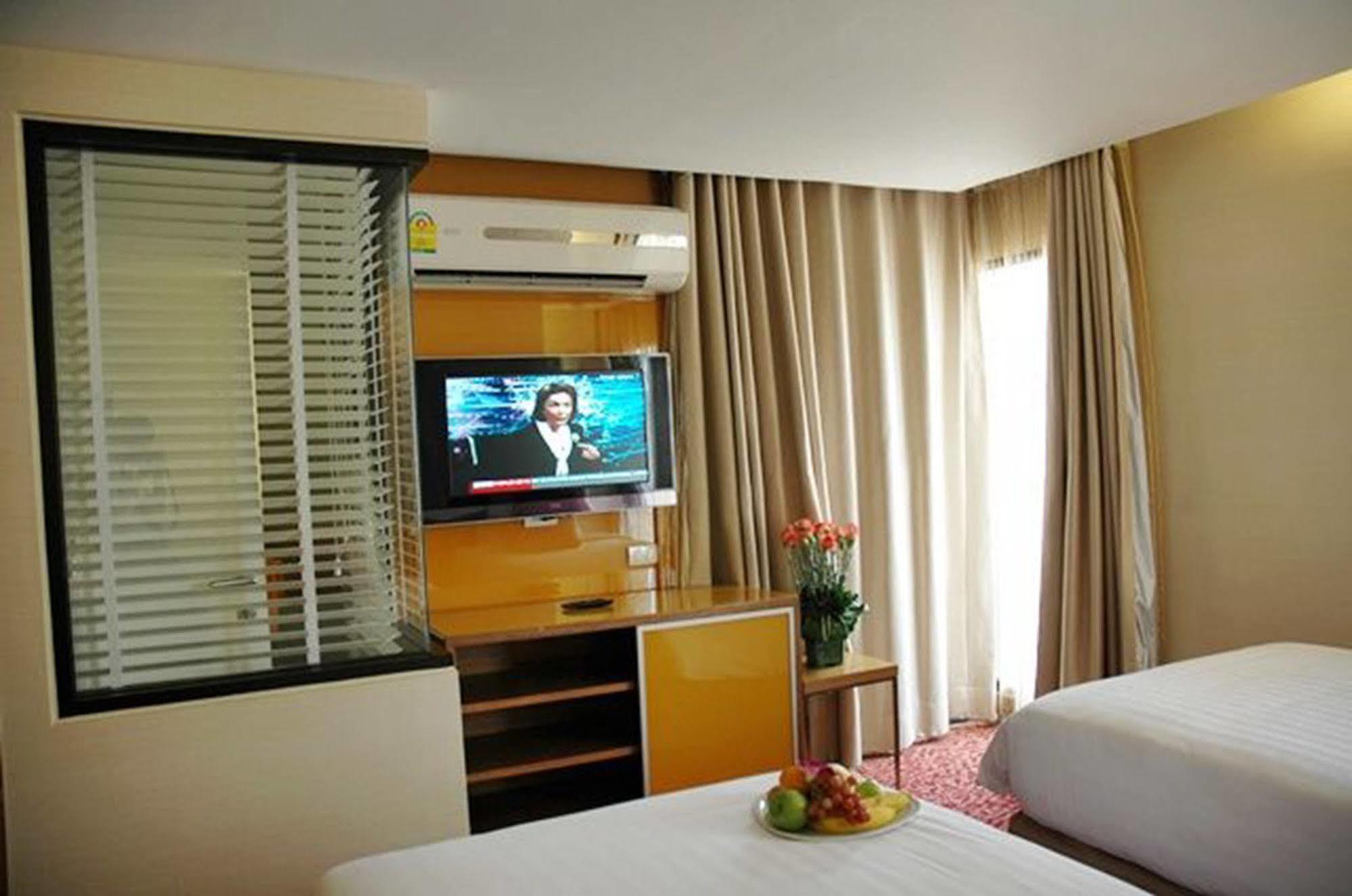 Tango Vibrant Living Hotel - Sha Extra Plus Bangkok Dış mekan fotoğraf